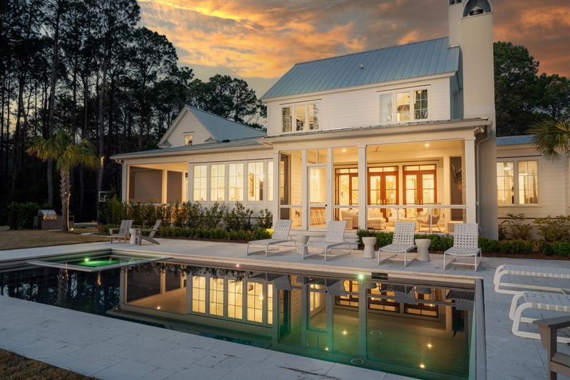 821 Bulls Bay Blvd, Mount Pleasant, SC 29429