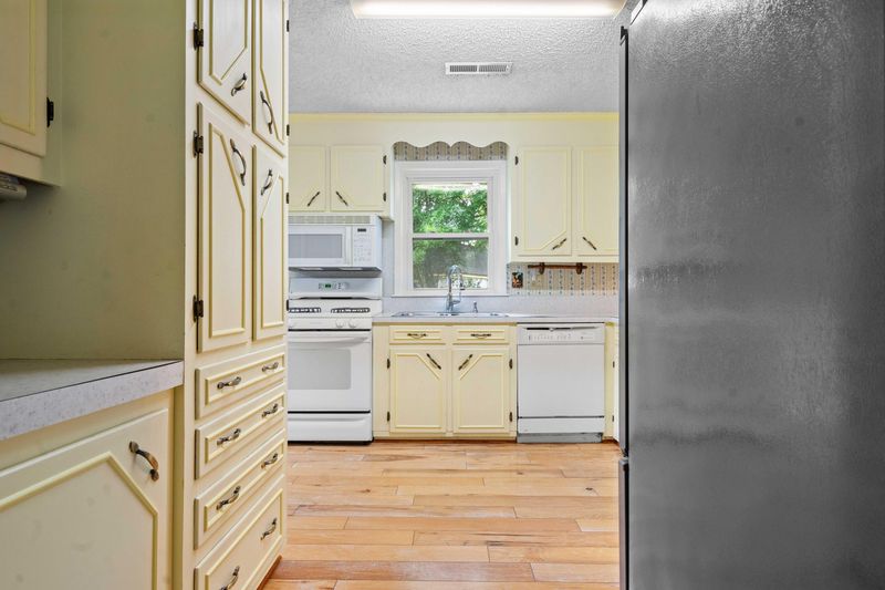 1967 Campion Hall Rd, Charleston, SC 29407