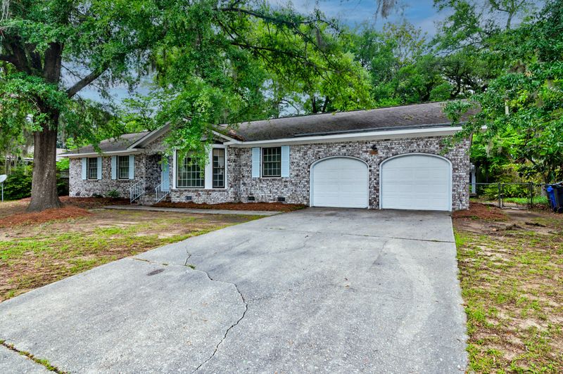 5322 Chantilly Ln, North Charleston, SC 29418