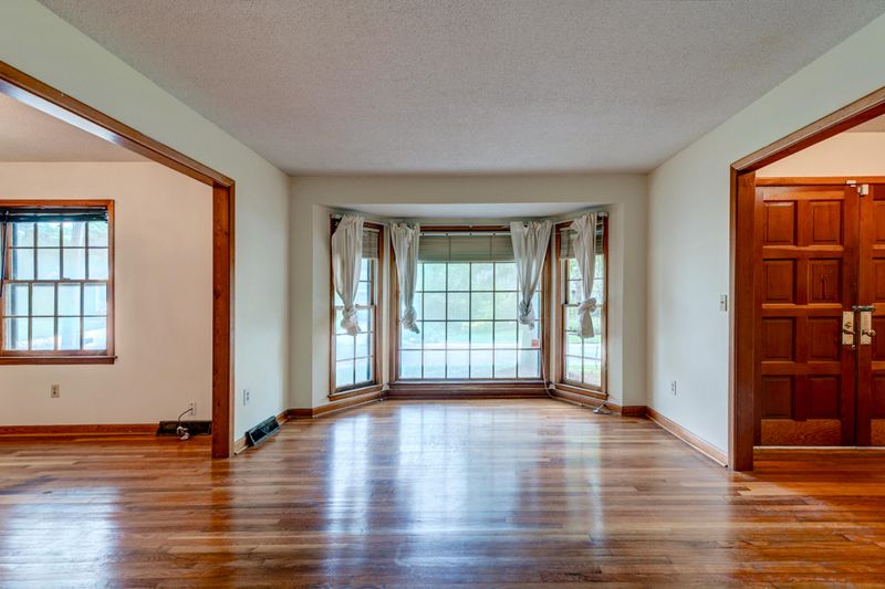5322 Chantilly Ln, North Charleston, SC 29418