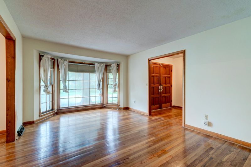5322 Chantilly Ln, North Charleston, SC 29418