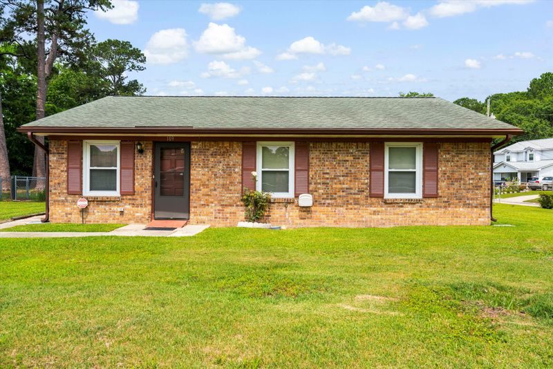109 Rahway Rd, Goose Creek, SC 29445
