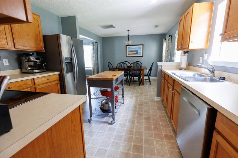 5094 Thornton Dr, Summerville, SC 29485