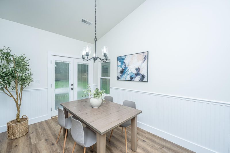 105 Glebe Rd, Summerville, SC 29485