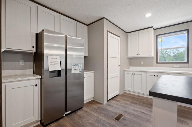 108 Swanson Dr, Summerville, SC 29483