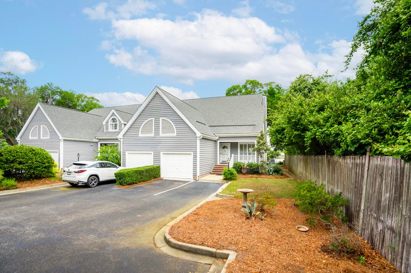 112 Waterfront Plantation Dr, Charleston, SC 29412