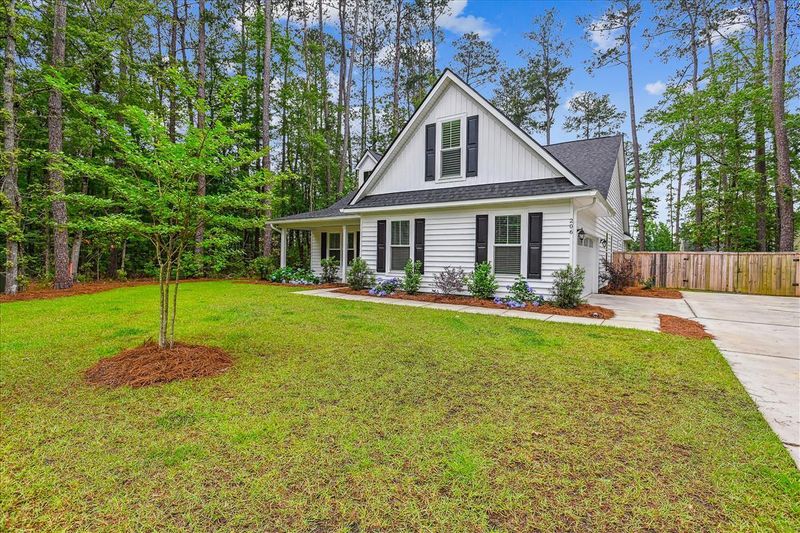 206 Almond Ct, Summerville, SC 29483