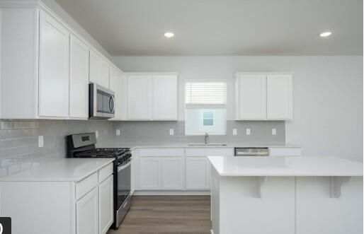 754 Meadowbrook Ln, Summerville, SC 29486