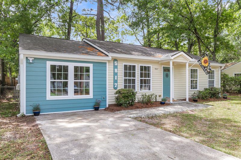 5817 Canterbury Dr, Hanahan, SC 29410