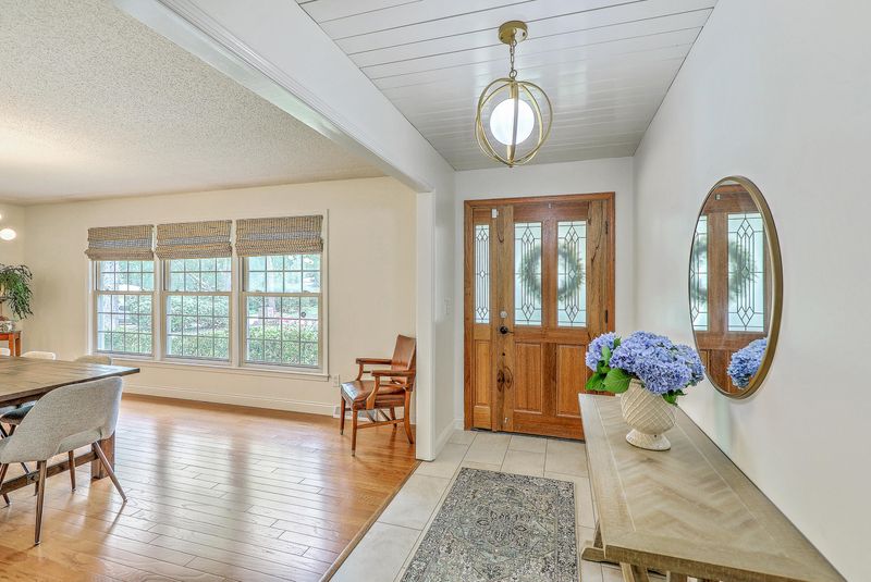 133 Axtell Dr, Summerville, SC 29485
