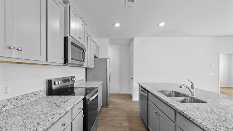 6039 Savy Ct, Ravenel, SC 29470