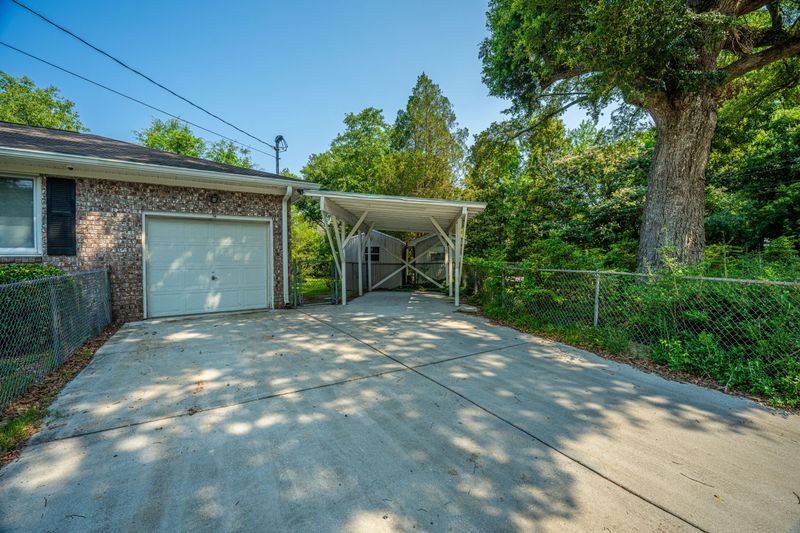 100 S Gum St, Summerville, SC 29483