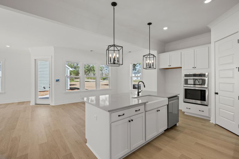 100 E Carolina Ave, Summerville, SC 29483