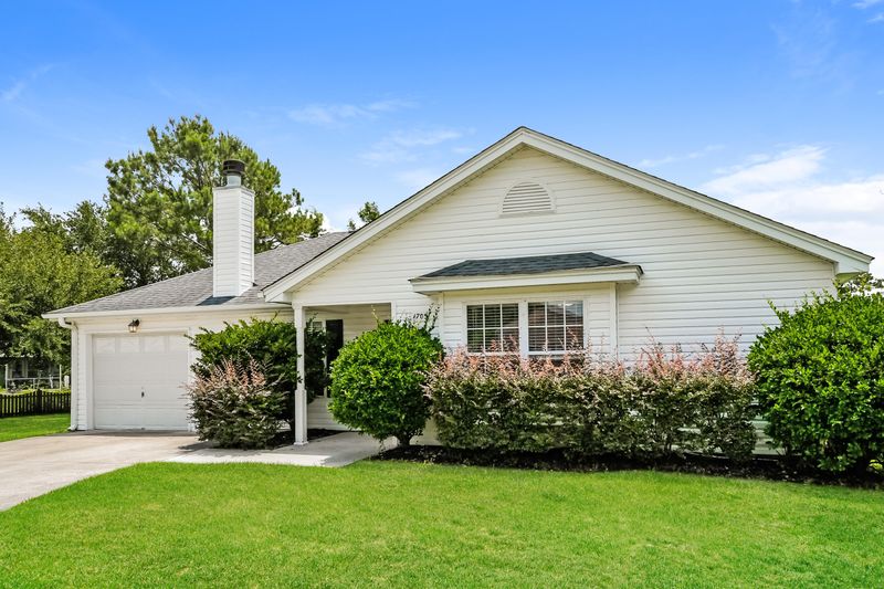 1705 Falcon Cove Ln, Hanahan, SC 29410