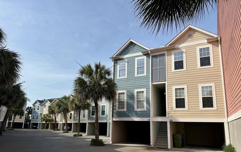 81 Sandbar Ln #28, Folly Beach, SC 29439