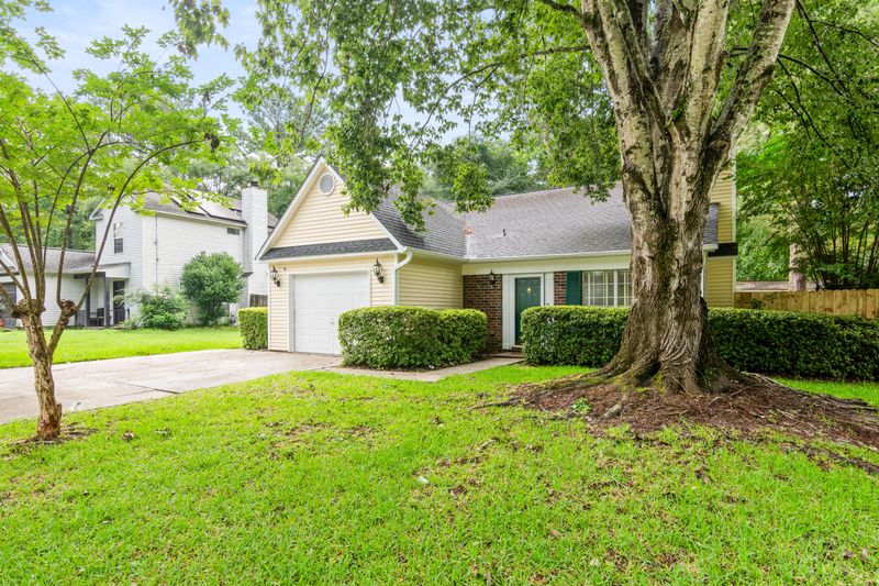 202 Chandler Dr, Ladson, SC 29456