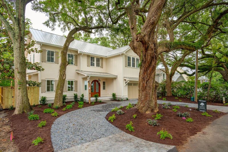 743 Hills St, Mount Pleasant, SC 29464