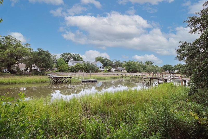 774 Creekside Dr, James Island, SC 29412