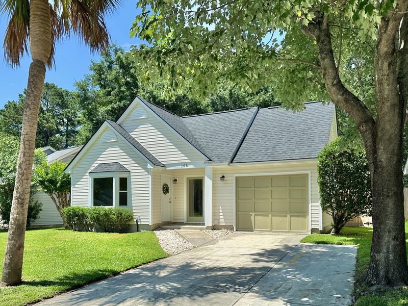 108 Alston Cir, Goose Creek, SC 29445