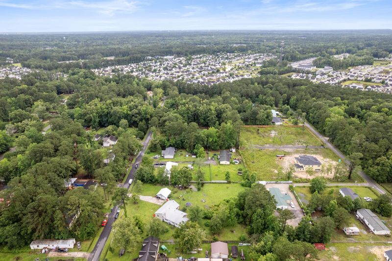 245 Lake Dr, Summerville, SC 29483