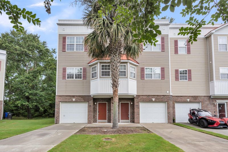 4630 Palm View Cir, North Charleston, SC 29418