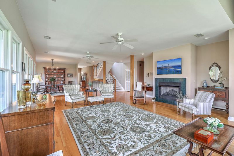 1343 Headquarters Plantation Dr, Johns Island, SC 29455