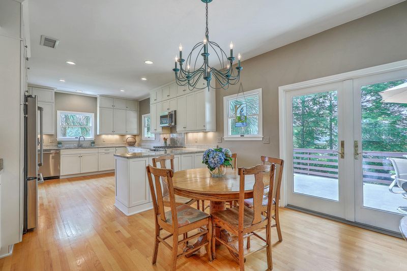1343 Headquarters Plantation Dr, Johns Island, SC 29455