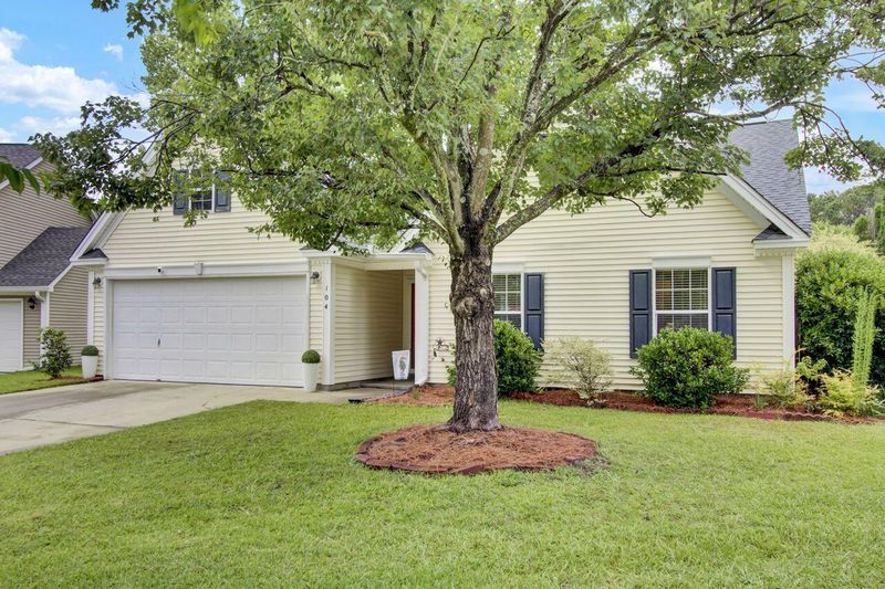 104 Lancaster Ct, Goose Creek, SC 29445