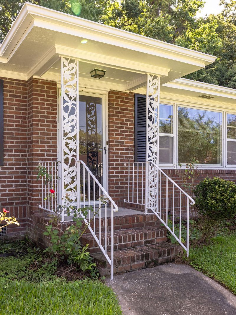 344 Canterbury Rd, Charleston, SC 29407