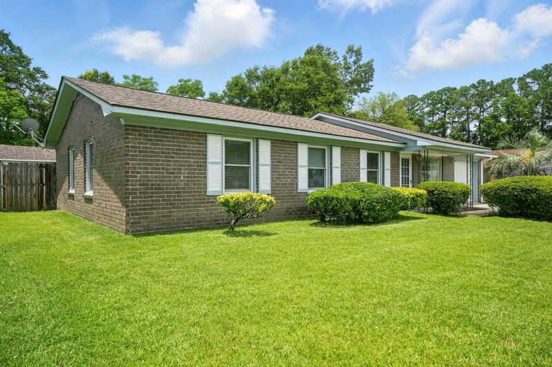 102 Berkshire Ct, Goose Creek, SC 29445