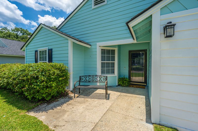 160 Lancashire Rd, Summerville, SC 29486