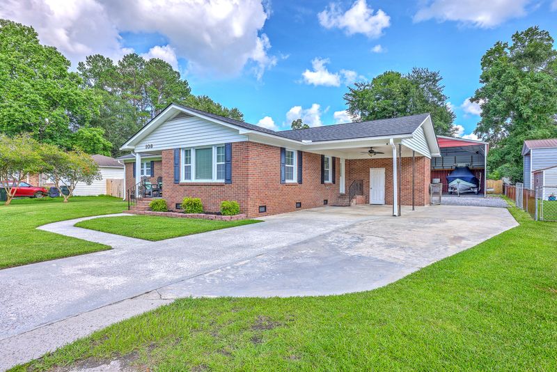 108 Reardon St, Moncks Corner, SC 29461