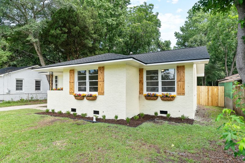 2704 Orchid Ave, North Charleston, SC 29405