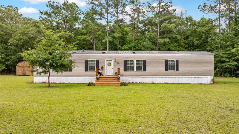 104 May Ln, Saint Stephen, SC 29479
