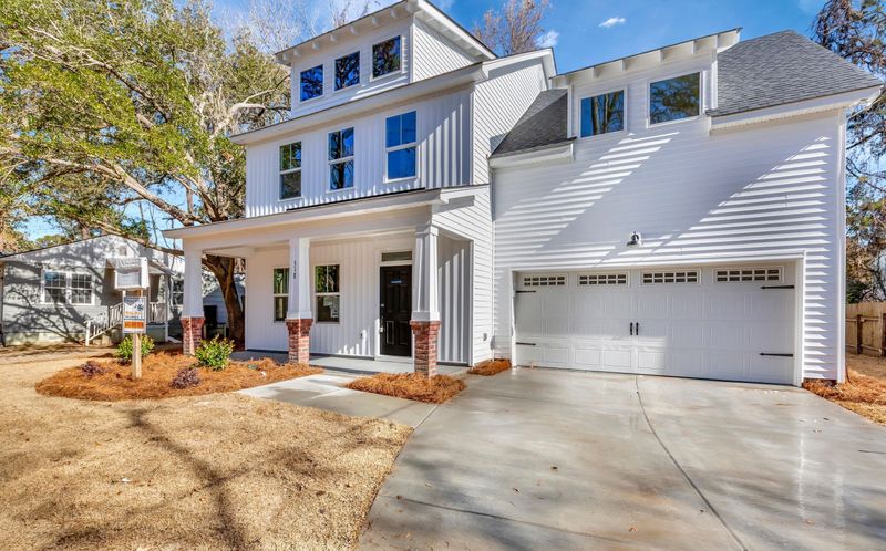 518 Fleming Rd, Charleston, SC 29412