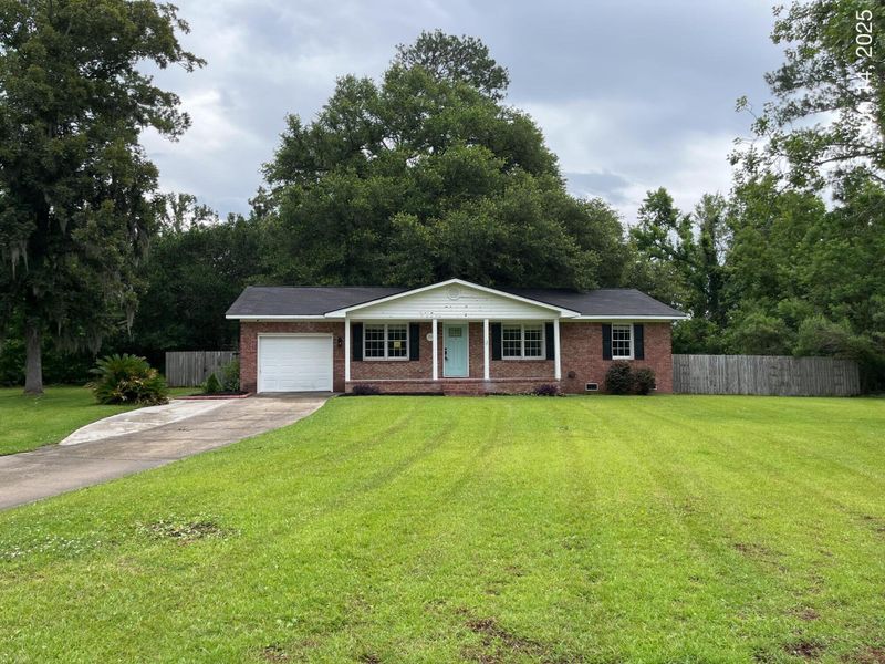 352 Oxford Rd, Ladson, SC 29456