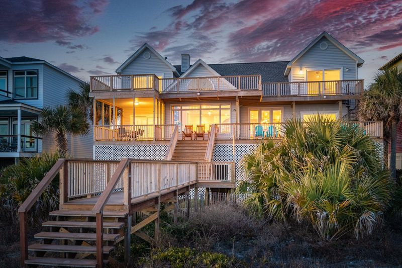 505 E Arctic Ave, Folly Beach, SC 29439