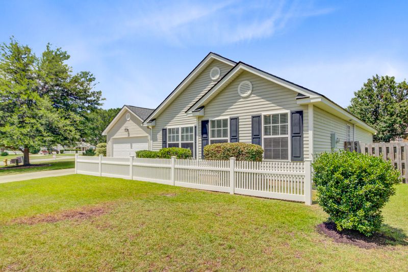232 Moon Dance Ln, Summerville, SC 29483