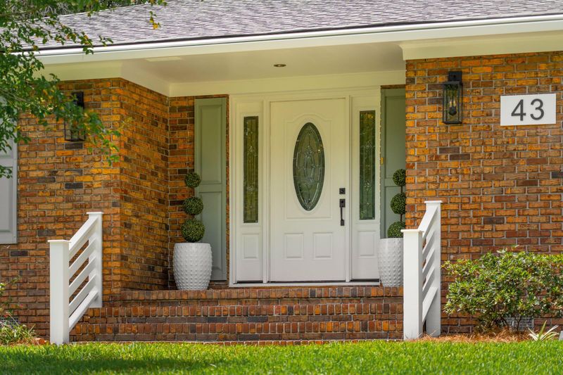 43 Heathwood Dr, Charleston, SC 29407