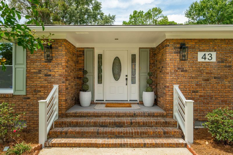 43 Heathwood Dr, Charleston, SC 29407
