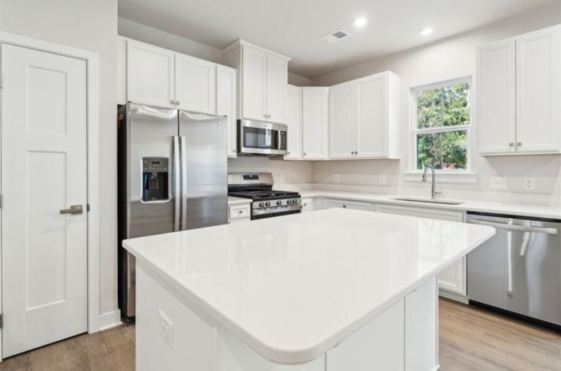 1091 Crescent Cove Ln, Summerville, SC 29483