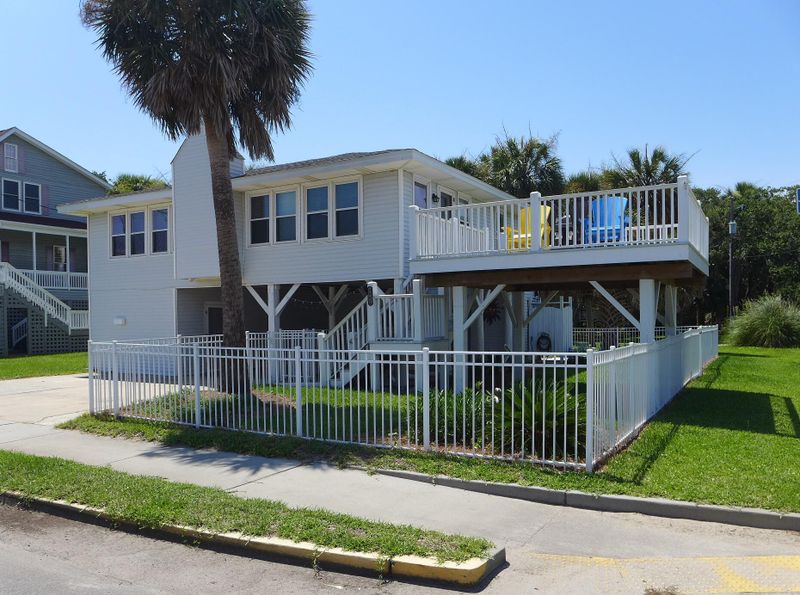 1001 Palmetto Blvd, Edisto Island, SC 29438