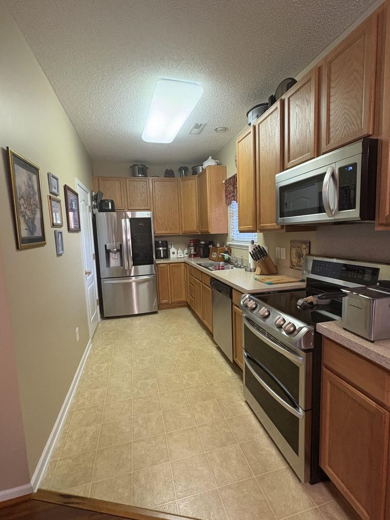 207 Congaree River Dr, Summerville, SC 29485