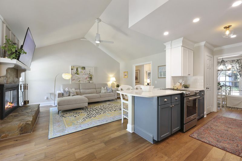 958 Night Heron Dr, Mount Pleasant, SC 29464