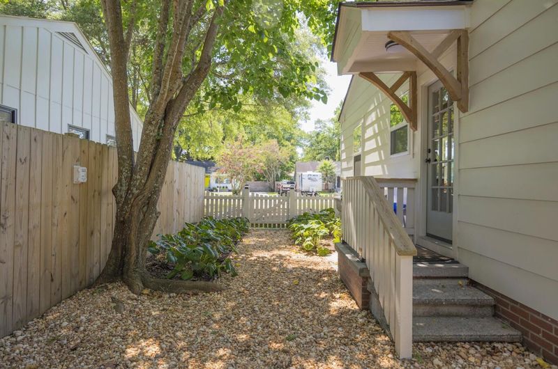 5010 Converse St, North Charleston, SC 29405