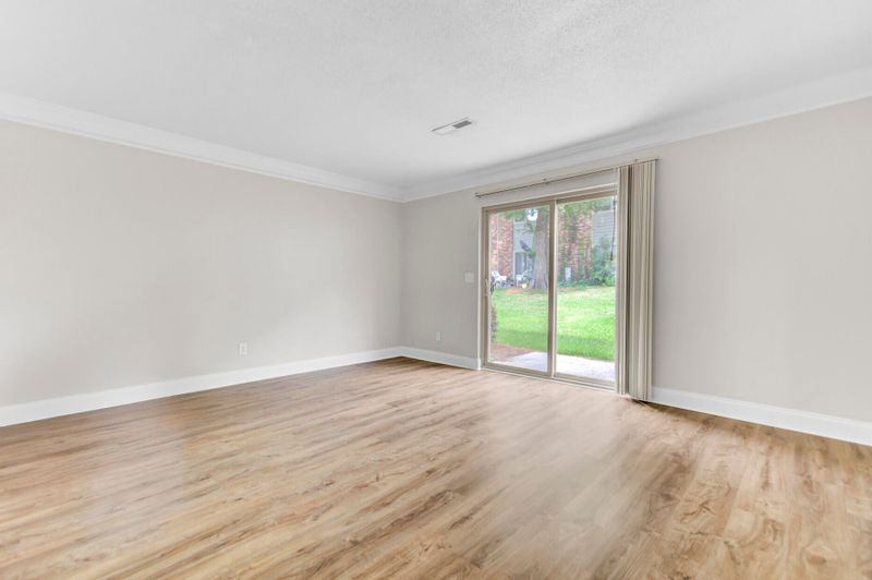 402 Andrea Ln, Hanahan, SC 29410