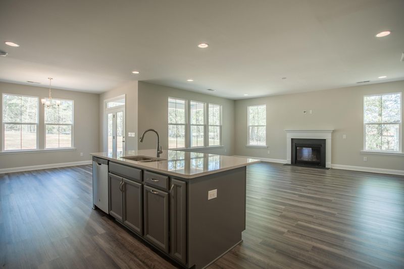 713 Breakers Reef Ln, Huger, SC 29450
