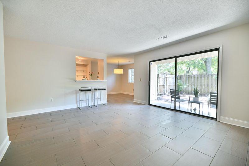 93 Ashley Hall Plantation Rd #6, Charleston, SC 29407