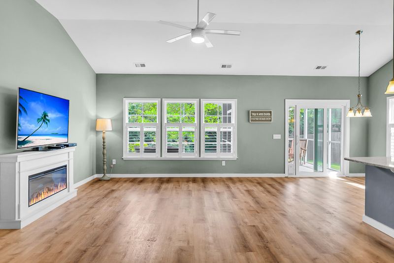 519 Tarleton Dr, Summerville, SC 29483