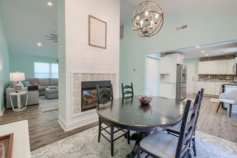 528 Castle Hall Rd, Mount Pleasant, SC 29464